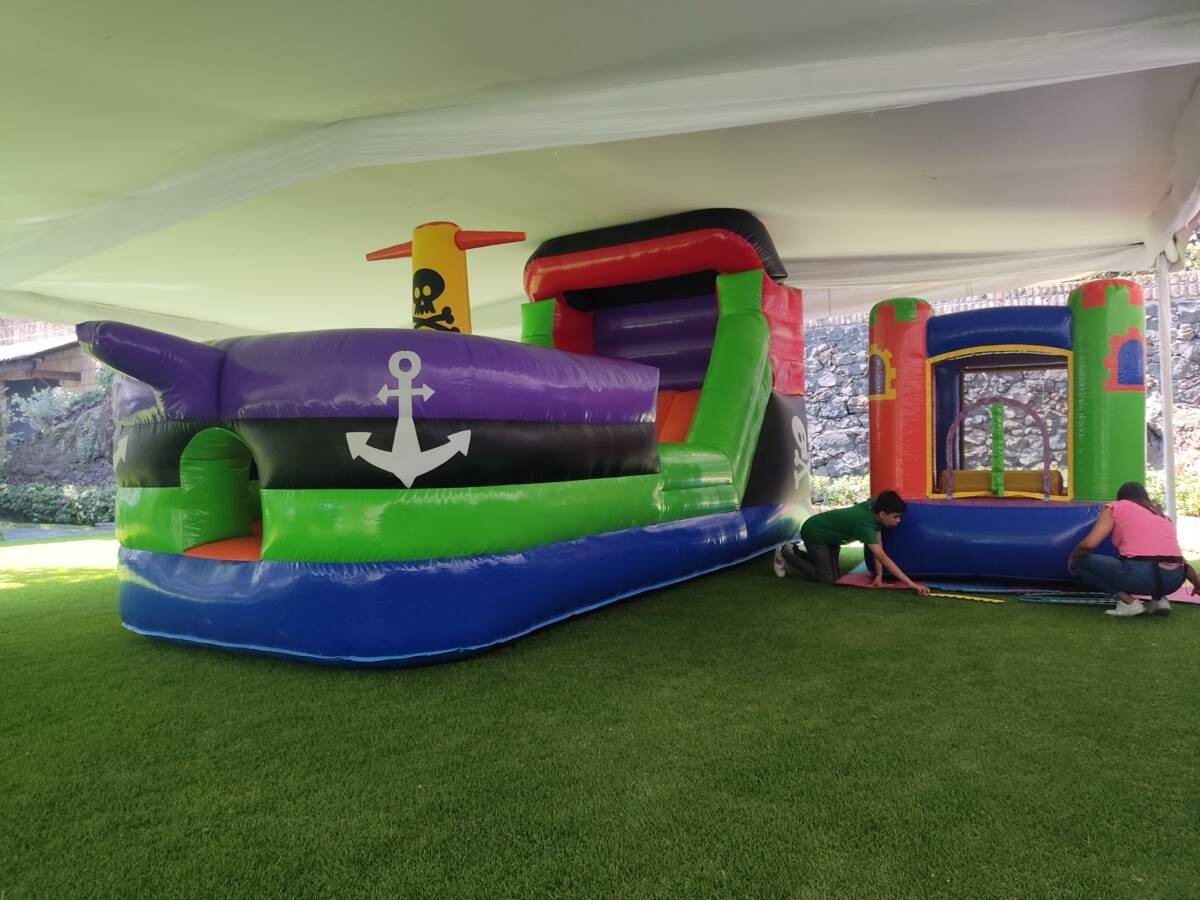Barco Pirata — renta de inflable en CDMX · INFLAPY