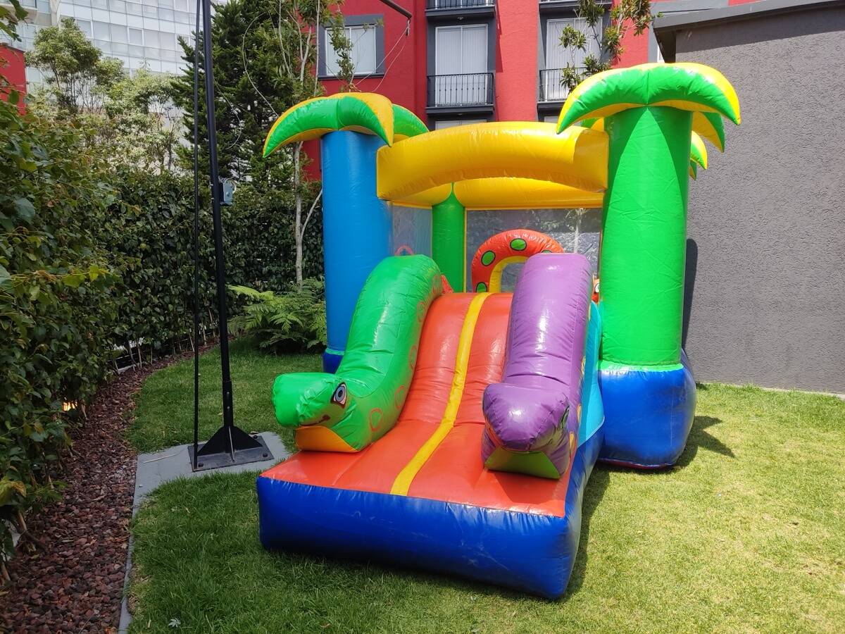 Mini Jungla — inflable temático de selva en renta CDMX
